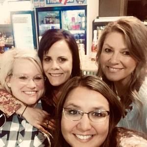 Meet your Posher, Dee